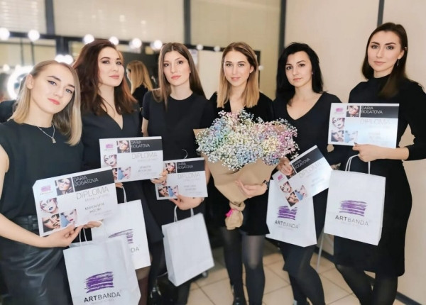 ТОП-14 лучших школ и курсов визажа в Москве в 2026 году по цене и качеству