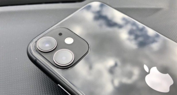 Сравнение iPhone 11 и iPhone XR